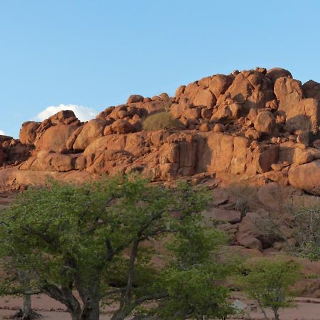 Ozohere Campsite And Himba Village Uis Экстерьер фото