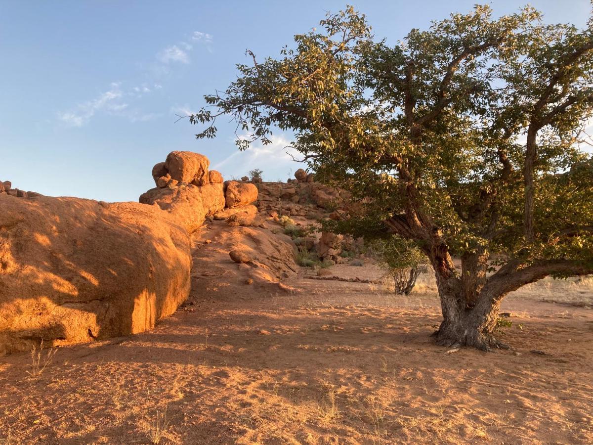 Ozohere Campsite And Himba Village Uis Экстерьер фото