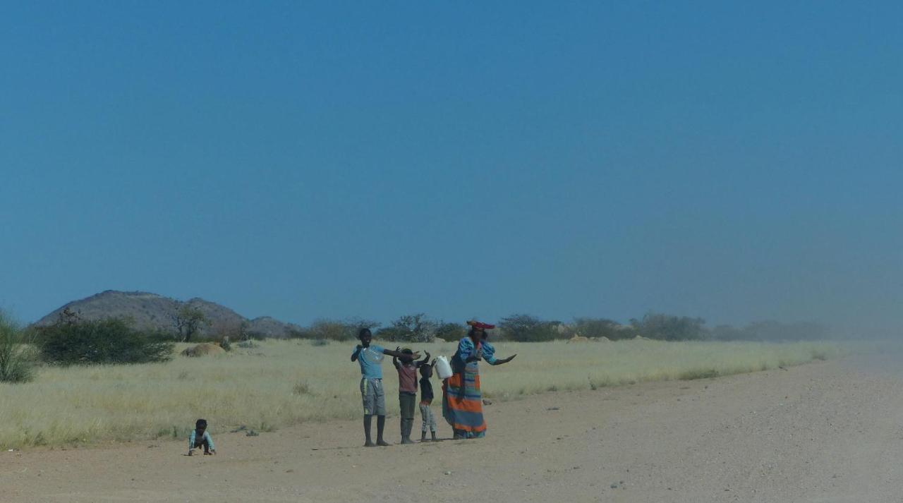 Ozohere Campsite And Himba Village Uis Экстерьер фото